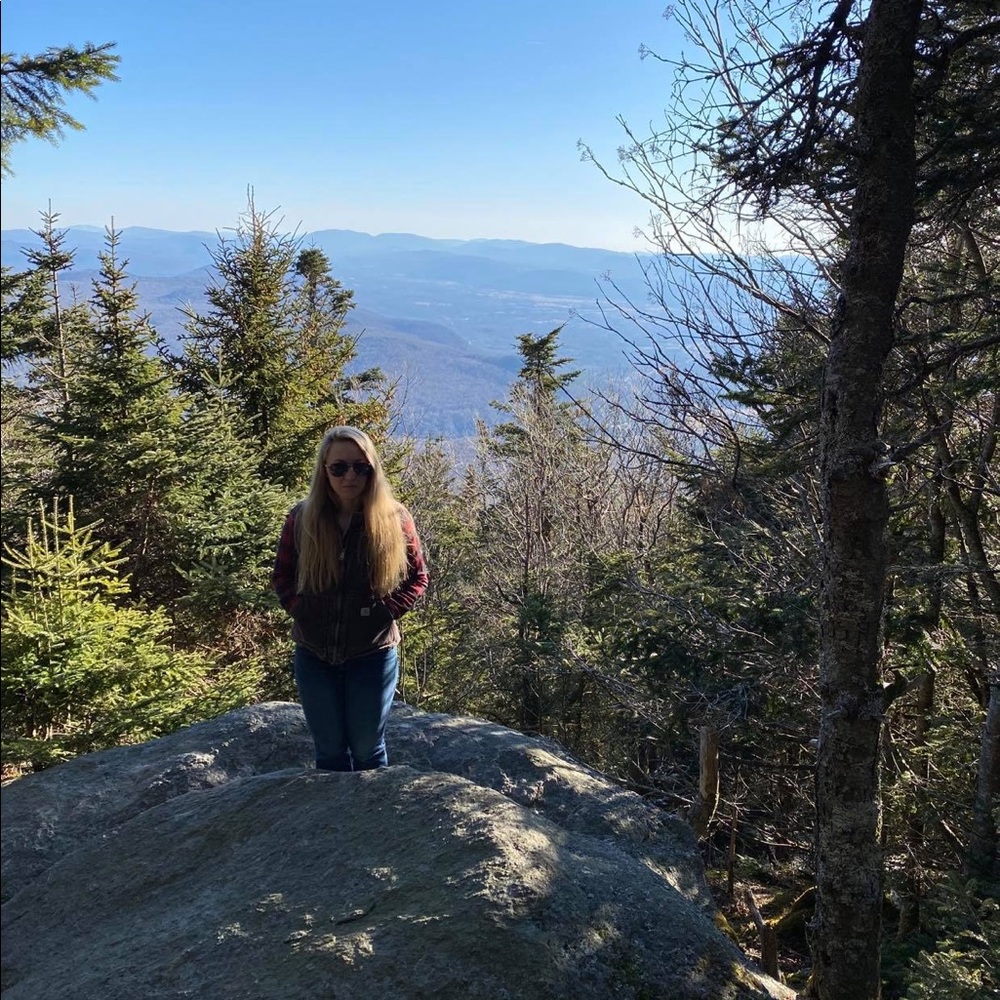 Meet your Posher, Abigail